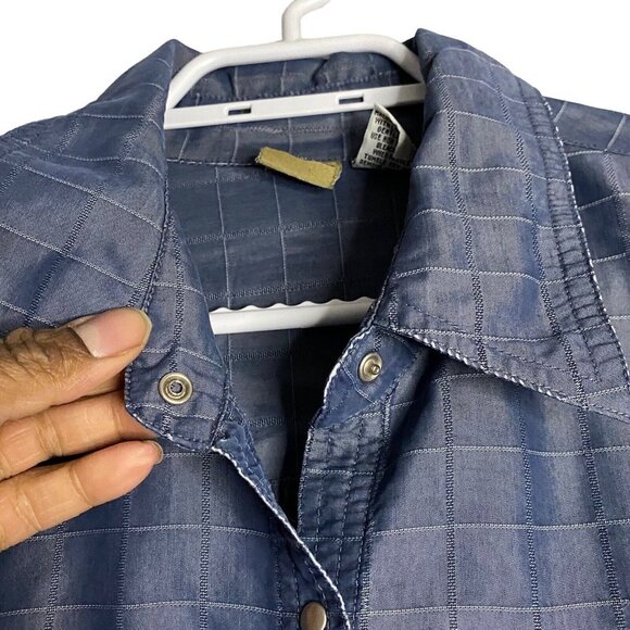 Shaver Lake Women's Patterned Chambray Button-Down Shirt - Picture 4 of 8